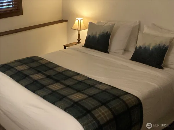 $289,000 | 10500 Mt Baker Highway, Unit 307, Glacier, WA 98244