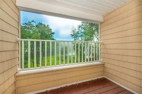 437 Winnacunnet Road, Unit 302 Hampton, NH 03842 - Photo 4 of 23 Gallery Image 4