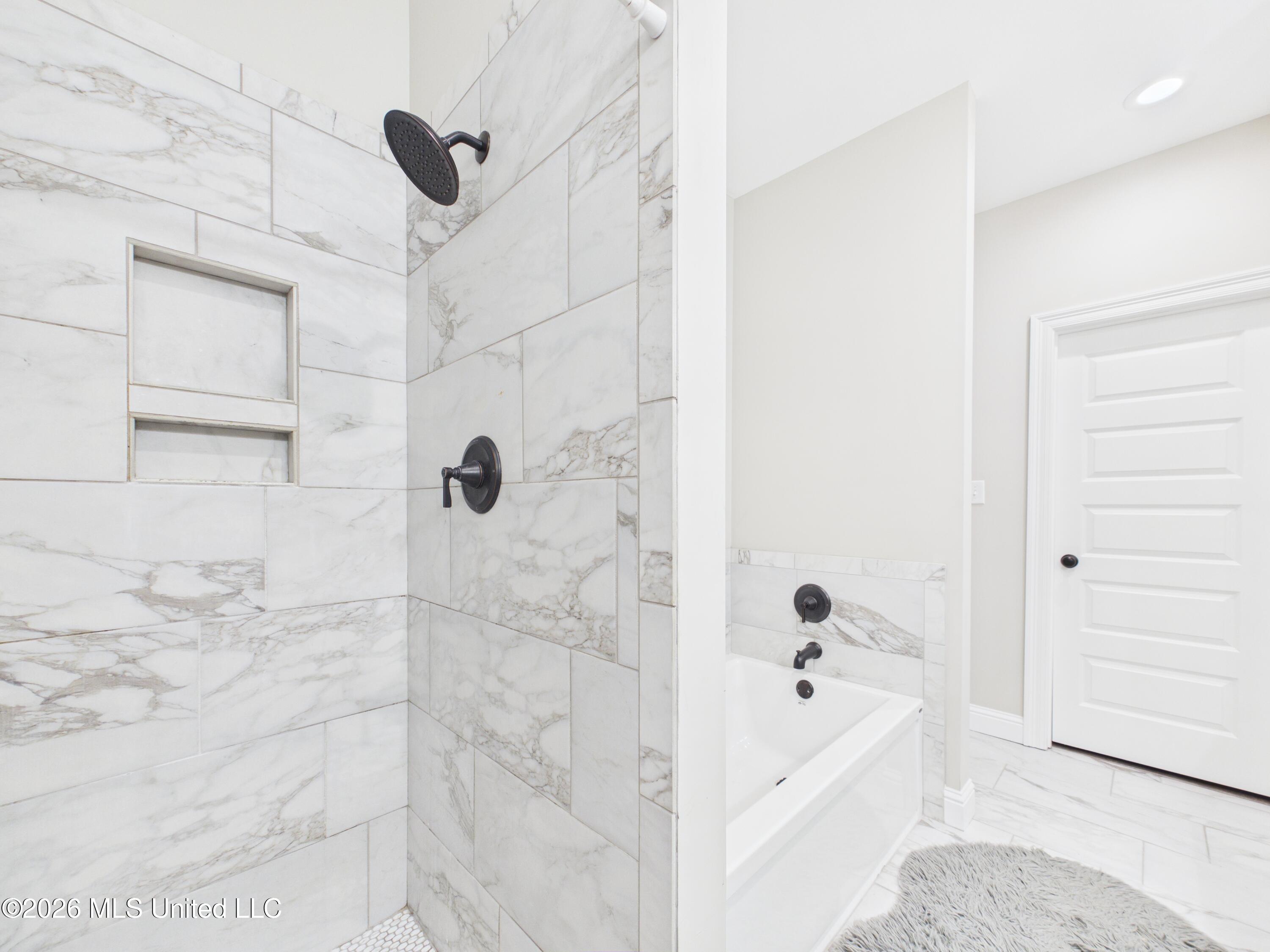 1925 Beachview Drive Ocean Springs, MS 39564 - Photo 26 of 33 CAM04449G0-PR0037-STILL029