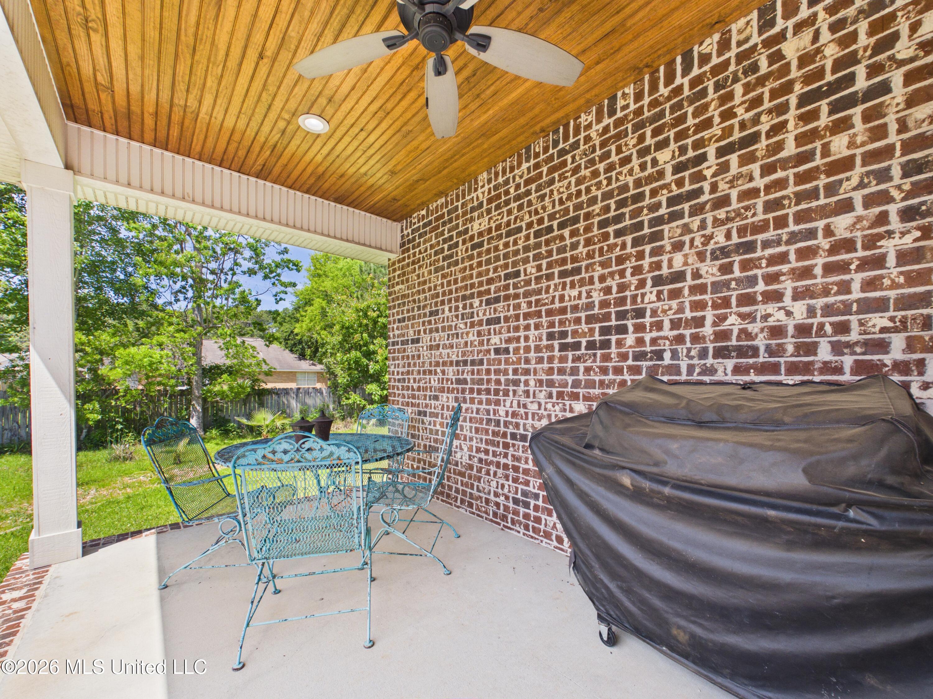 1925 Beachview Drive Ocean Springs, MS 39564 - Photo 28 of 33 CAM04449G0-PR0037-STILL031