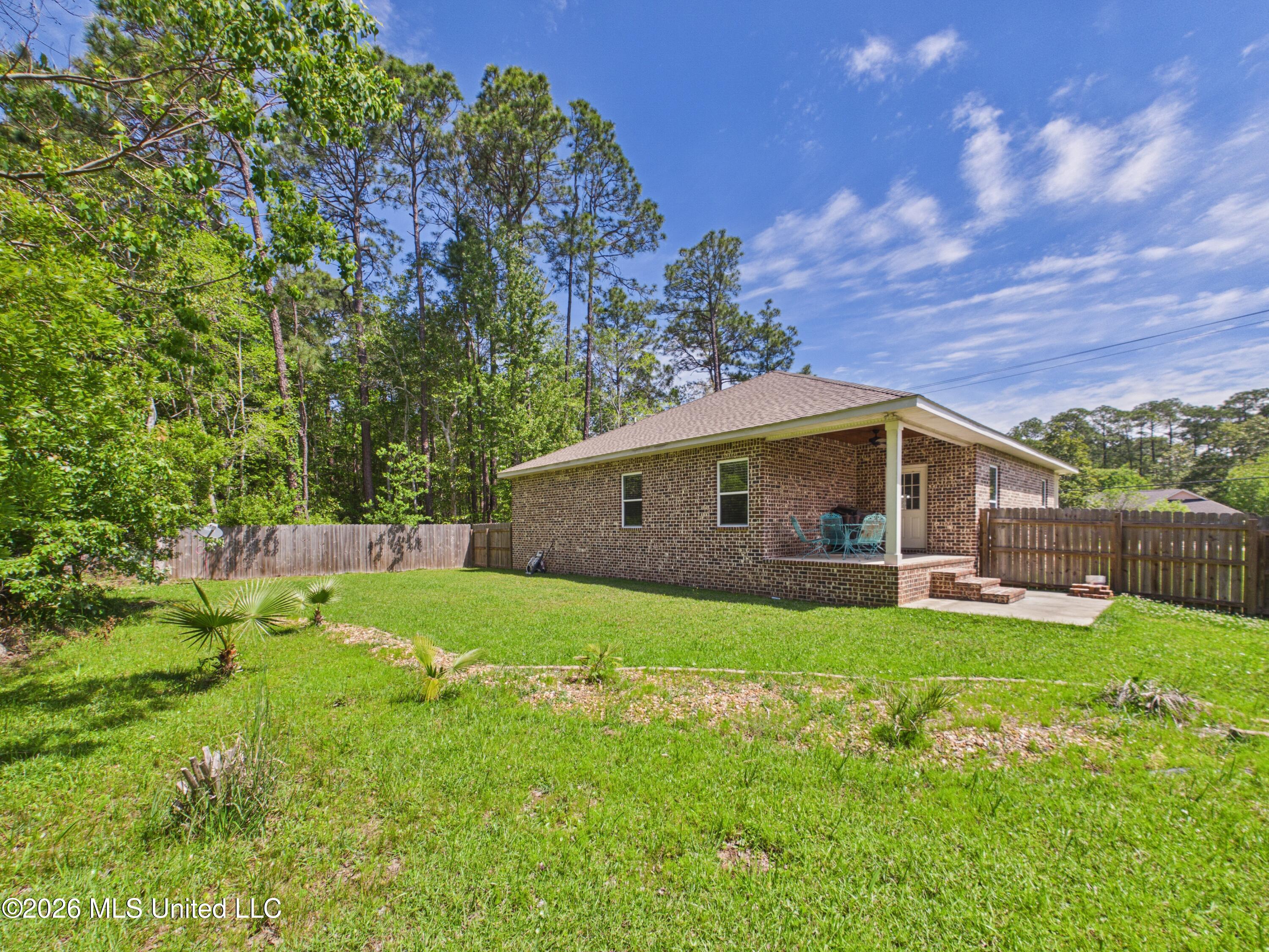 1925 Beachview Drive Ocean Springs, MS 39564 - Photo 31 of 33 CAM04449G0-PR0037-STILL033