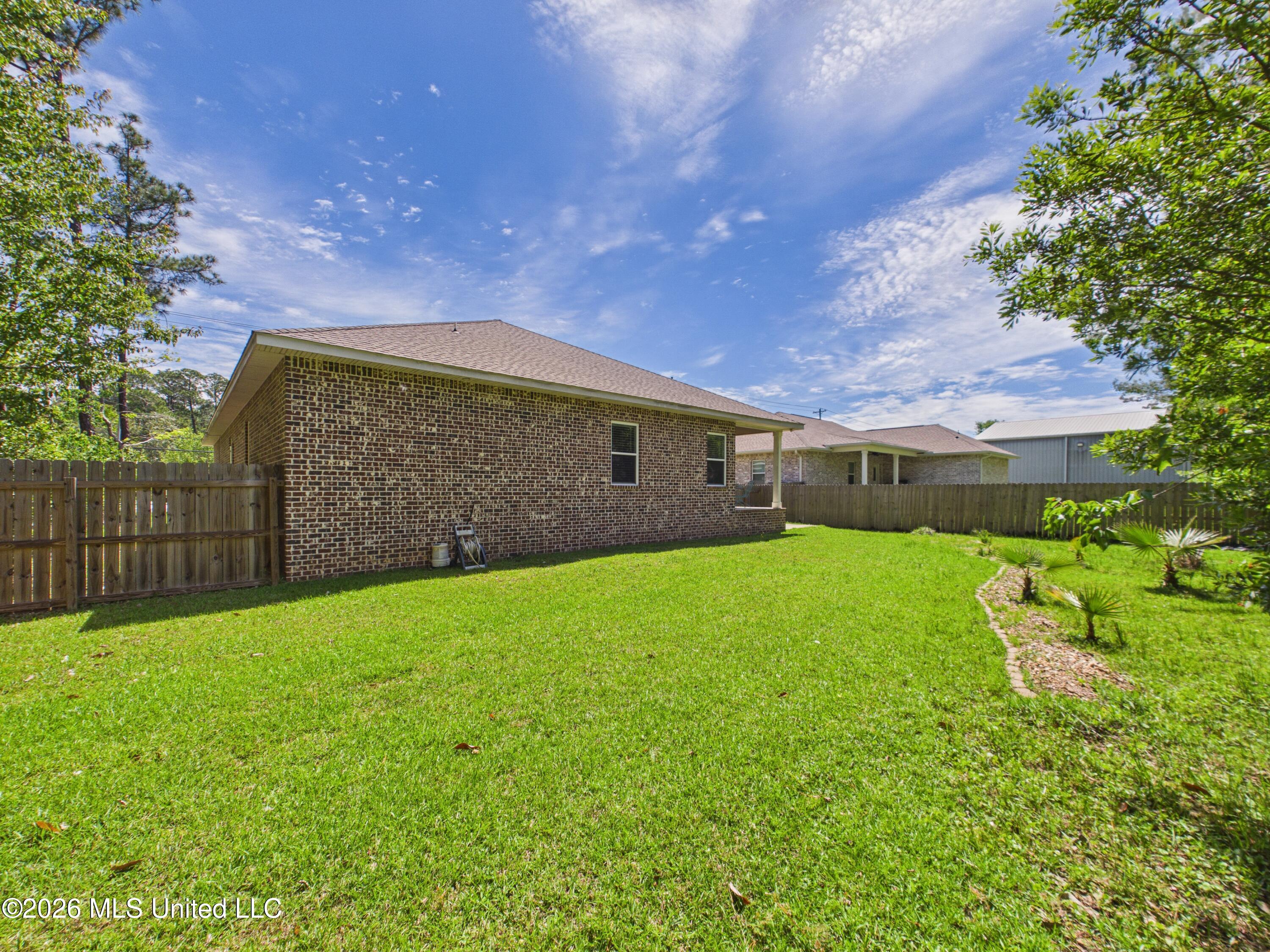 1925 Beachview Drive Ocean Springs, MS 39564 - Photo 32 of 33 CAM04449G0-PR0037-STILL034