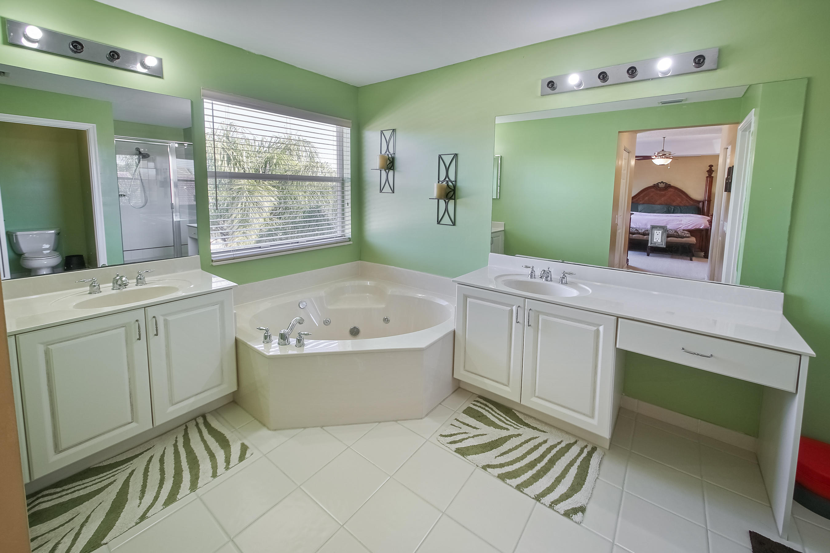 8927 Chestnut Ridge Way Boynton Beach, FL 33473 - Photo 11 of 23 Master Bath
