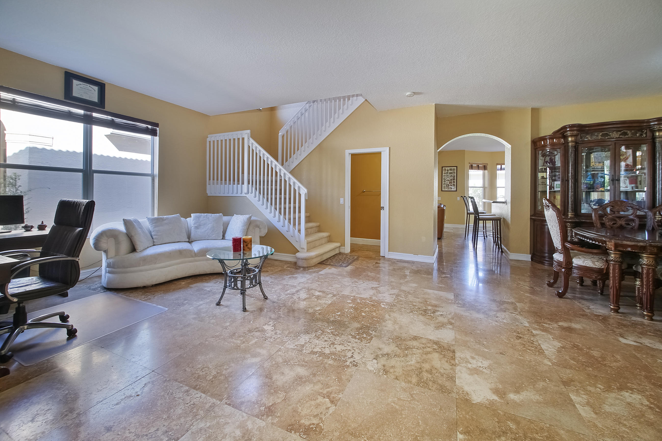 8927 Chestnut Ridge Way Boynton Beach, FL 33473 - Photo 5 of 23 Living Room