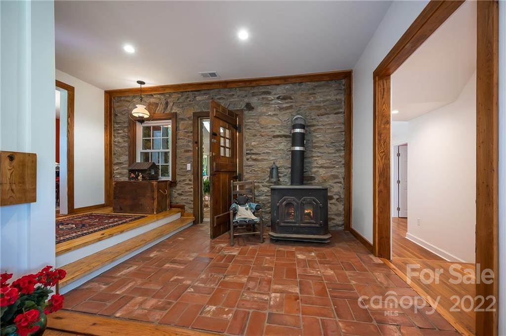 146 Hidden Hill Road Tryon, NC 28782 - Photo 10 of 43 a lobby with furniture