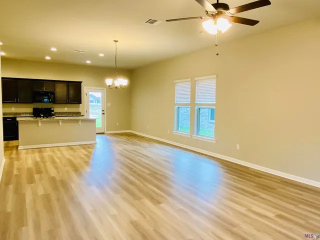 $1,950 | 23161 Wilton Drive, Denham Springs, LA 70726