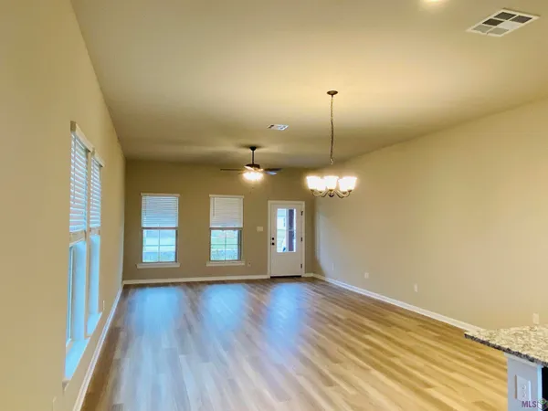 $2,100 | 23161 Wilton Drive, Denham Springs, LA 70726