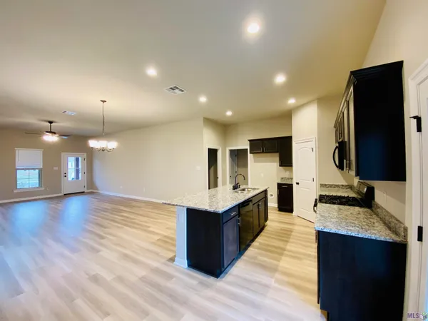 $2,100 | 23161 Wilton Drive, Denham Springs, LA 70726