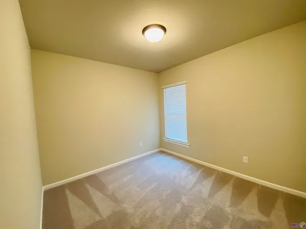 $2,100 | 23161 Wilton Drive, Denham Springs, LA 70726