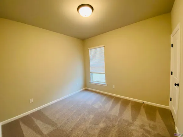 $2,100 | 23161 Wilton Drive, Denham Springs, LA 70726