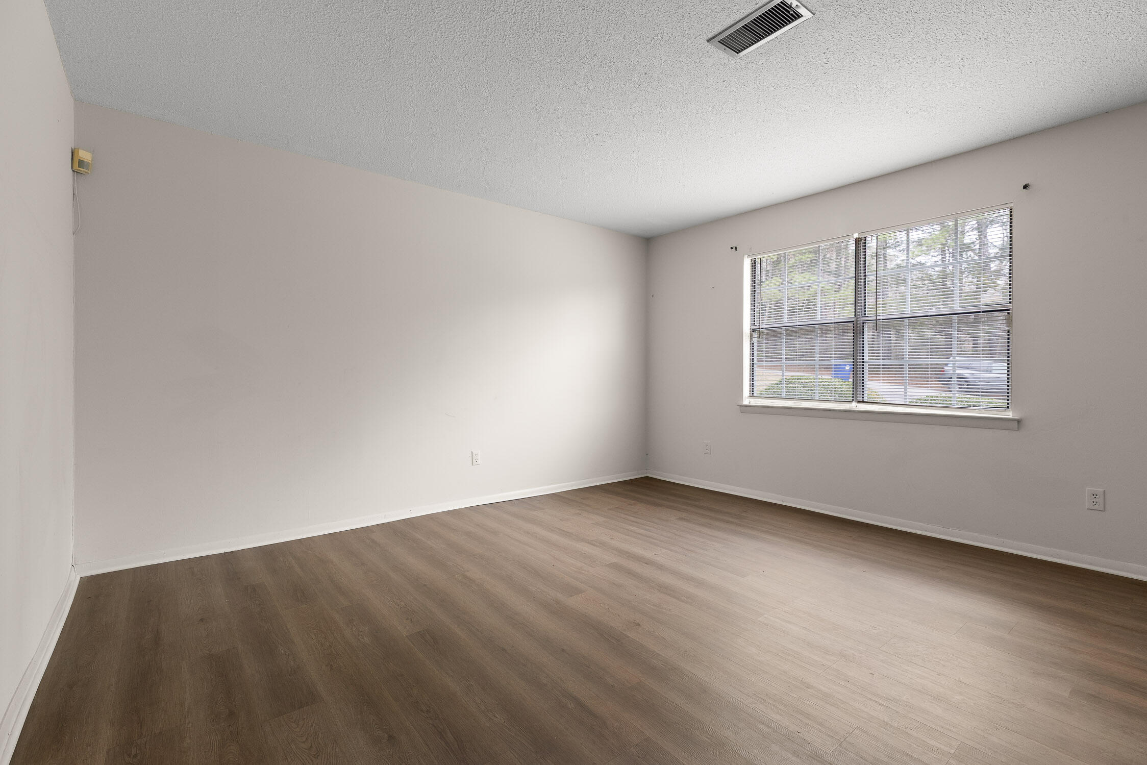 4120 Maple Terrace Lane, Unit B Chattanooga, TN 37406 - Photo 3 of 11 09-Maple Terrace-9
