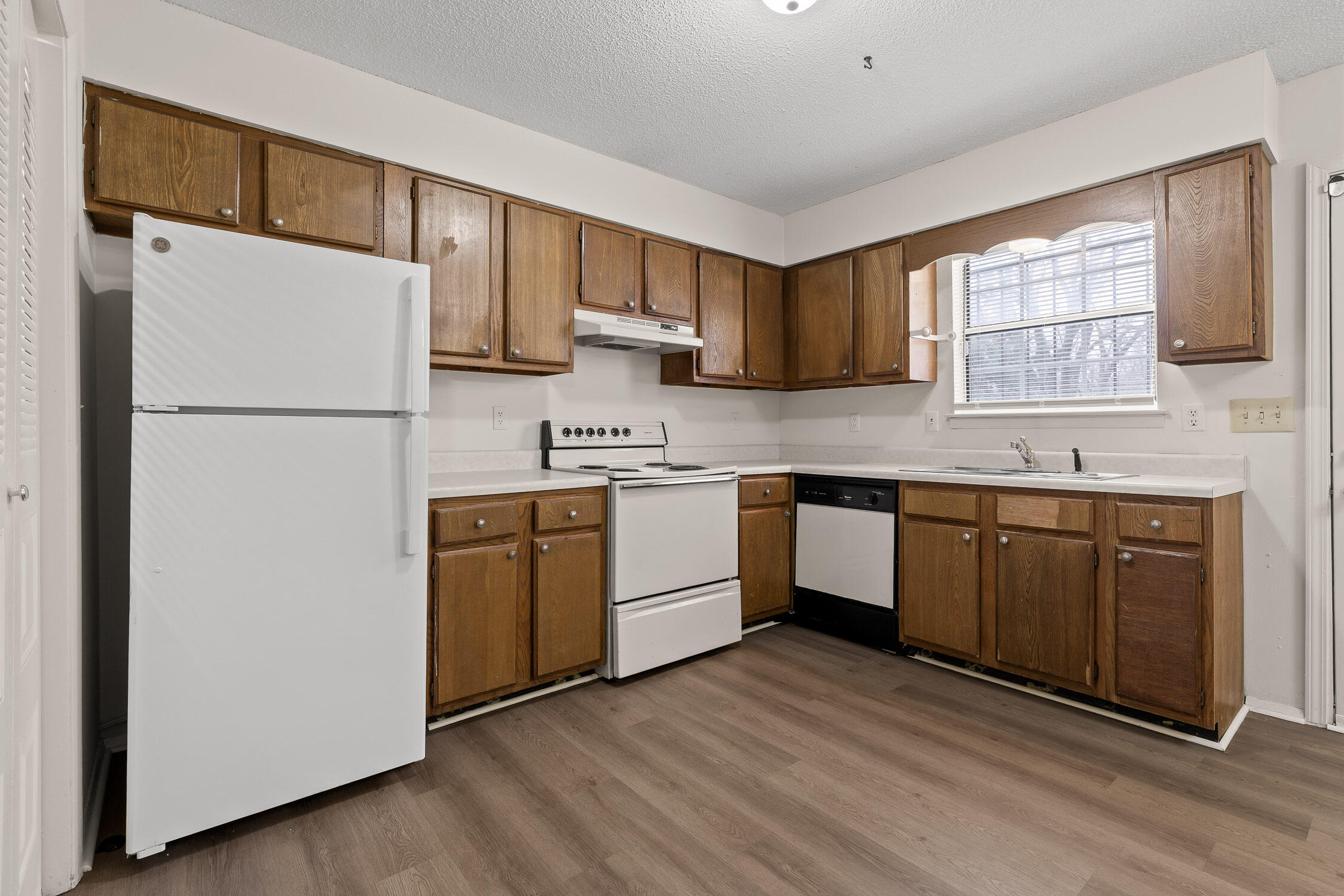 4120 Maple Terrace Lane, Unit B Chattanooga, TN 37406 - Photo 4 of 11 13-Maple Terrace-13