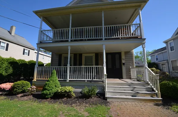 $2,500 | 33 West Emerson Street, Unit 1, Melrose, MA 02176