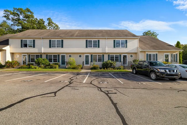 $285,000 | 73 Briar Lane, Unit 73, Norwich, CT 06360