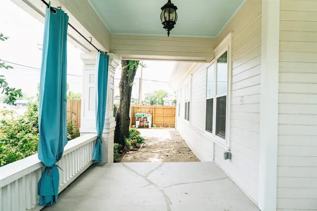 a view of an entryway