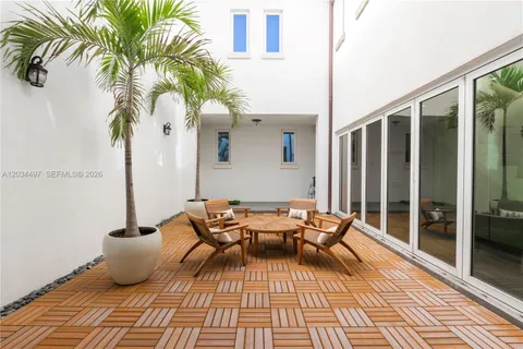 $2,995,000 | 533 Anastasia Avenue, Unit 533, Coral Gables, FL 33134