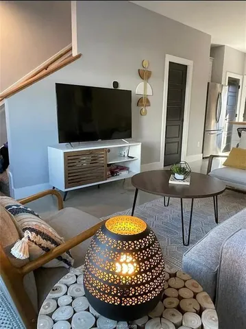 $1,700 | 223 West 22nd Street, Bryan, TX 77803