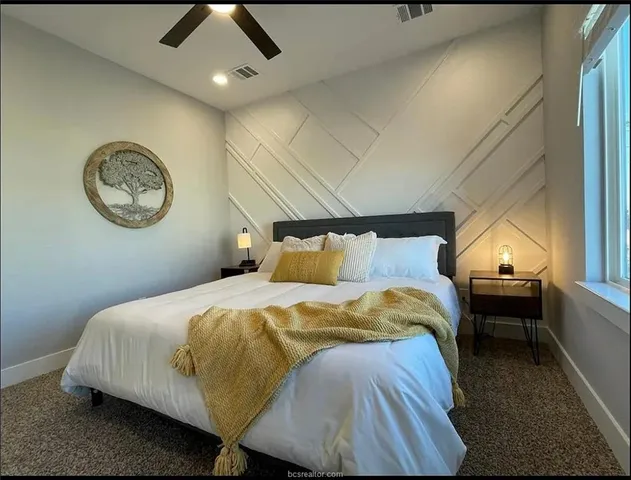 $1,700 | 223 West 22nd Street, Bryan, TX 77803