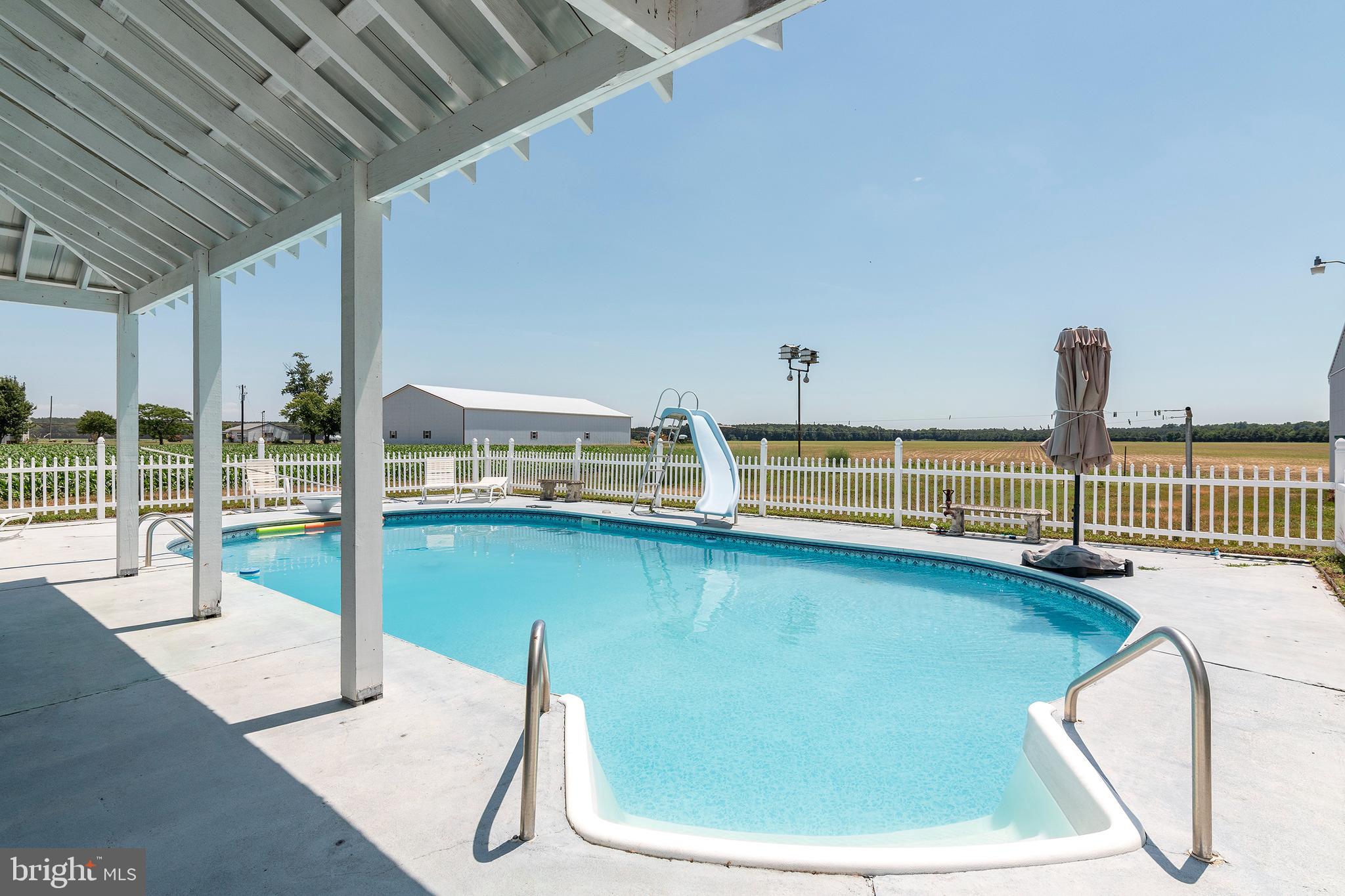 Great  Private Swimming Pool for Very Hot Days!