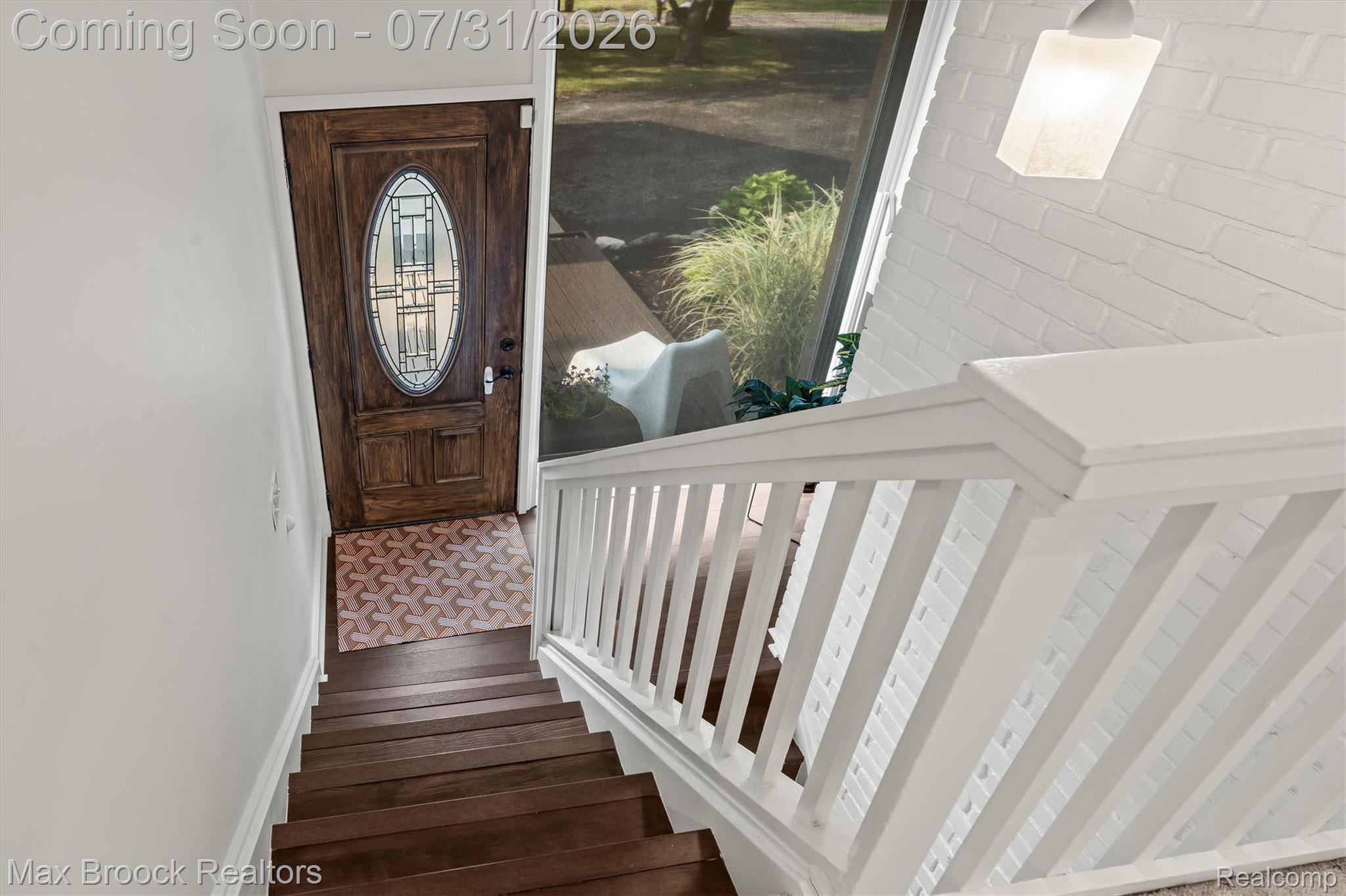 29630 Sugar Spring Road Farmington, MI 48334 - Photo 19 of 41 Stairs