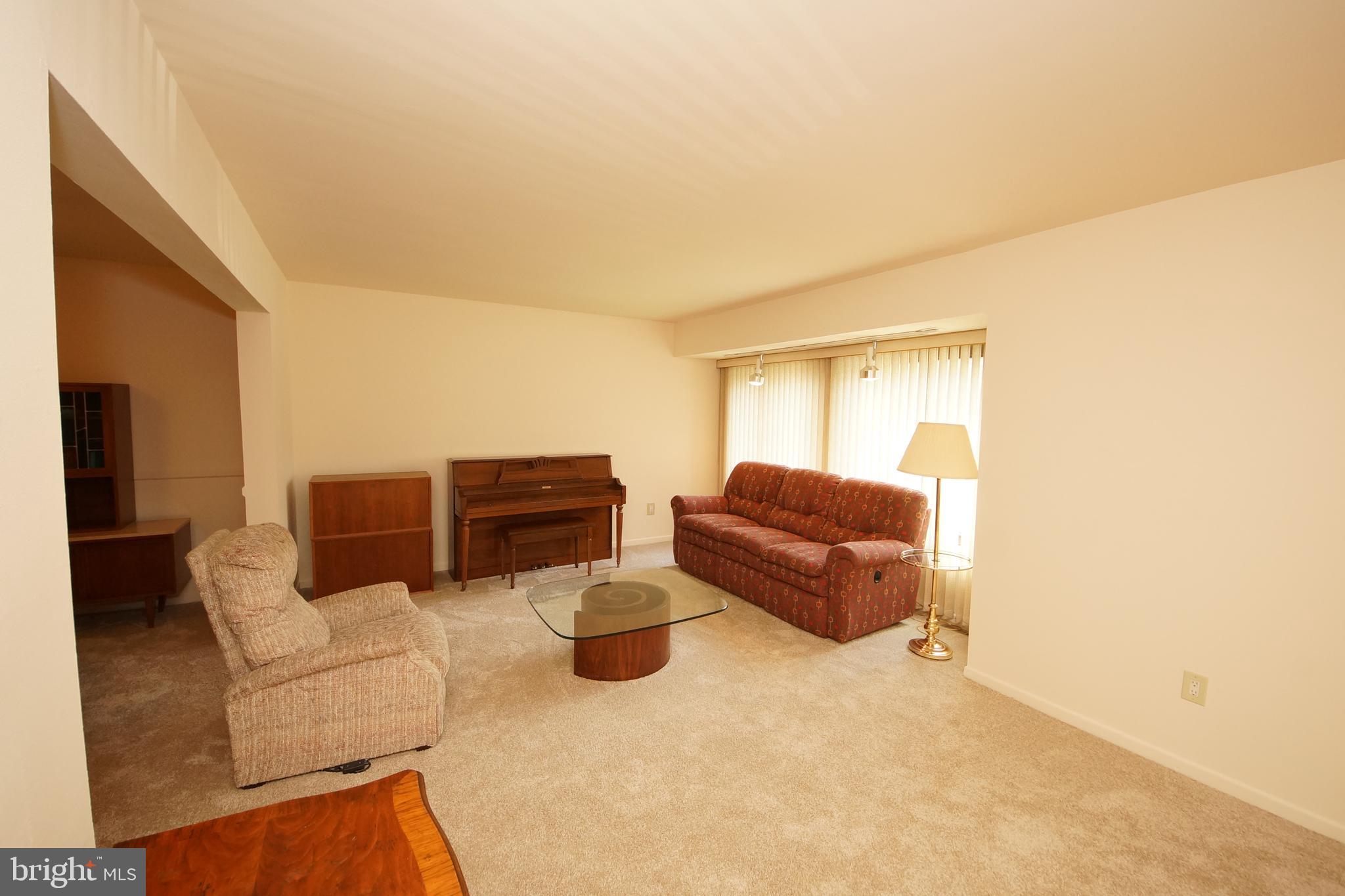 570 Fairfield Road Hightstown, NJ 08520 - Photo 4 of 29
