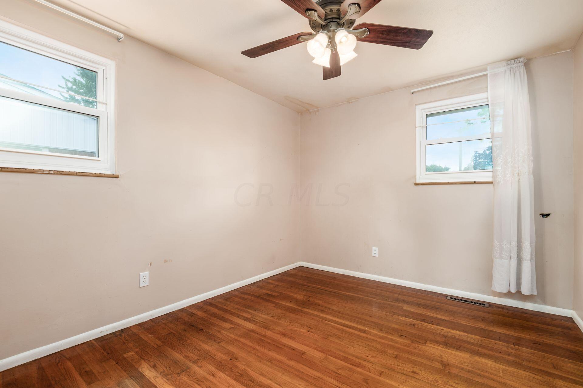 3909 Harwood Road Columbus, OH 43228 - Photo 8 of 22 012_ Rd Columbus OH 43228 USA