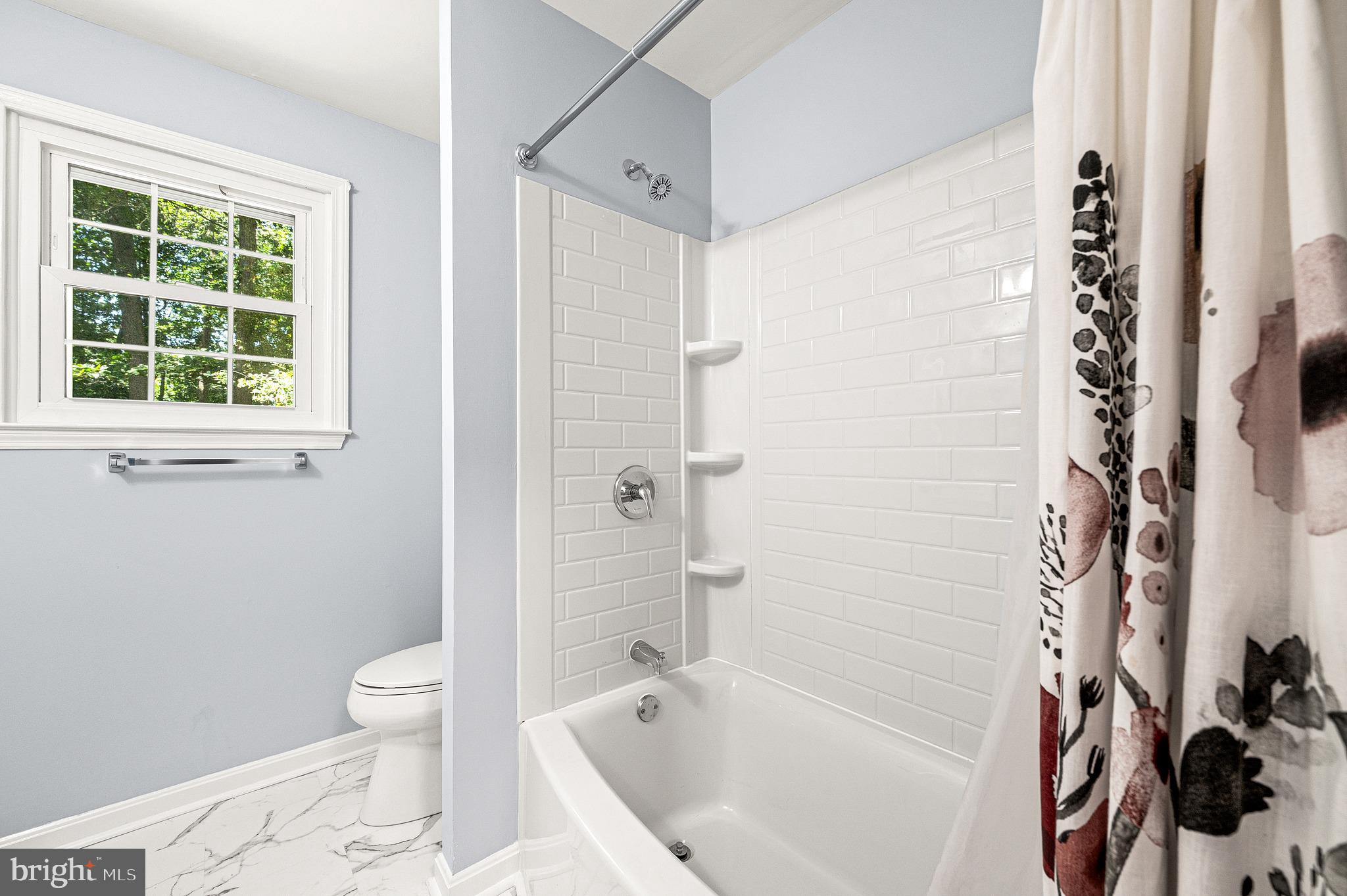1199 Glenside Road Downingtown, PA 19335 - Photo 19 of 47 Main Floor Bath