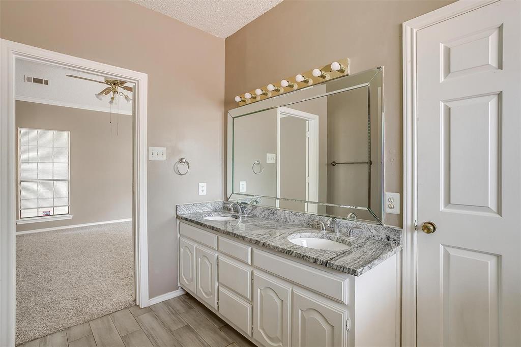 9017 Rodeo Drive Irving, TX 75063 - Photo 12 of 30 Gallery Image 12