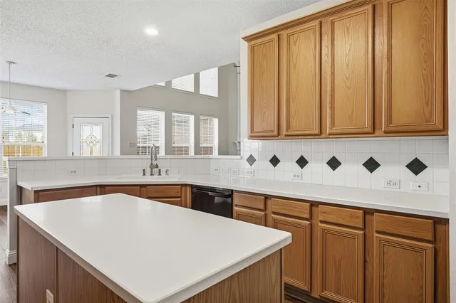 $649,999 | 4425 Foxtail Lane, Plano, TX 75024