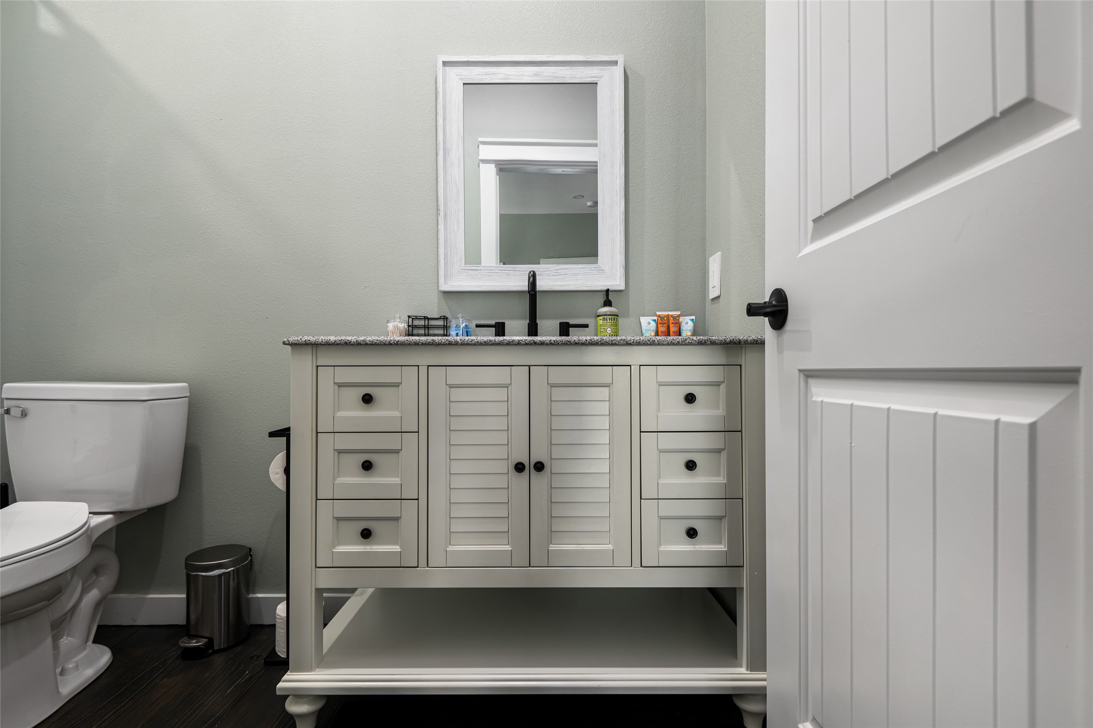 1084 Johnson Road Port Bolivar, TX 77650 - Photo 19 of 39 a view of cabinets and chair
