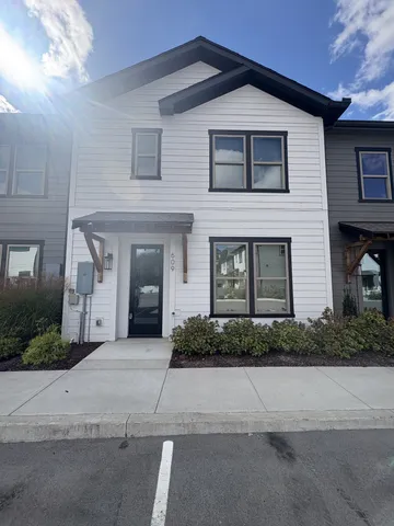 $2,300 | 609 Wallace Road, Nashville, TN 37211