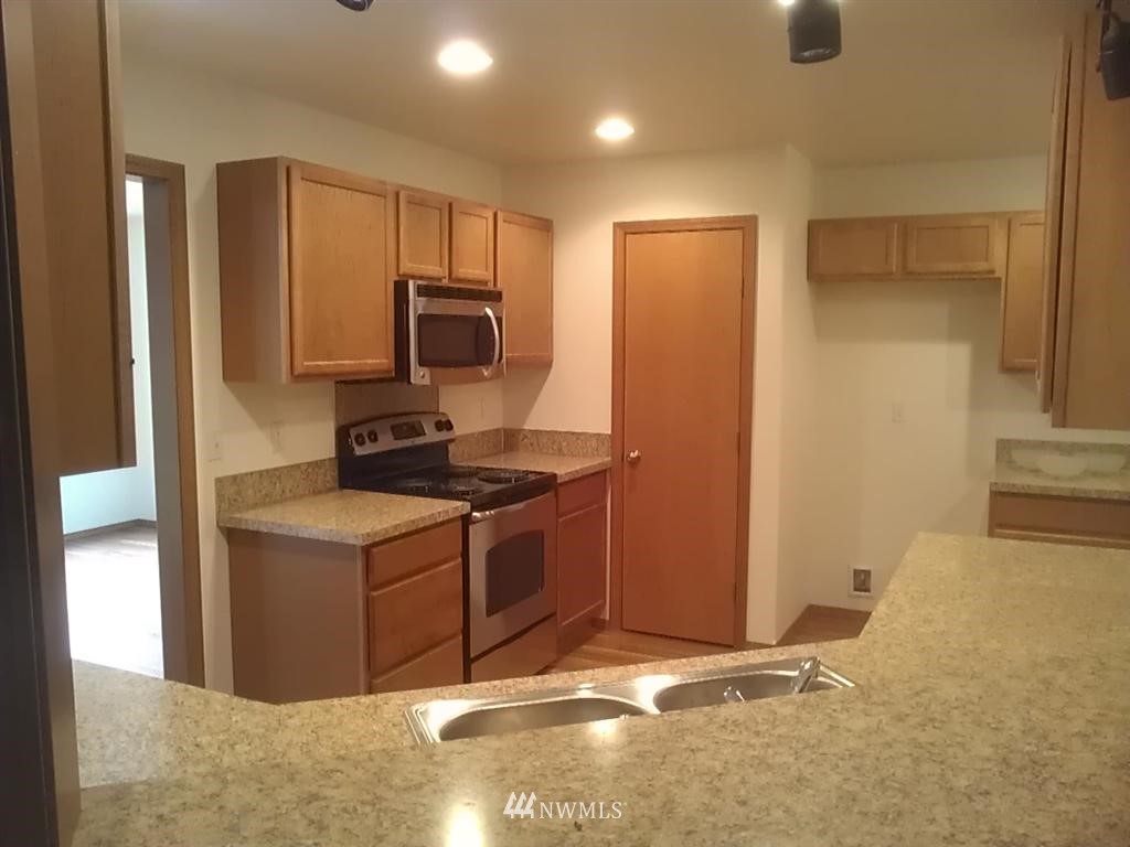 101-20 South Hawkins Road Winlock, WA 98596 - Photo 7 of 11