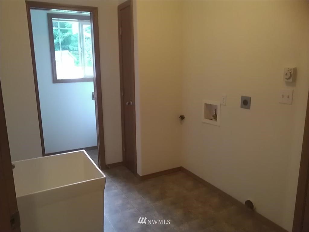101-20 South Hawkins Road Winlock, WA 98596 - Photo 10 of 11