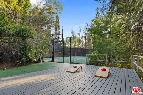 $2,595,000 | 2753 La Cuesta Drive, Los Angeles, CA 90046