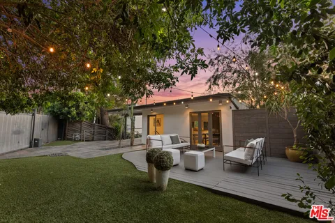 $2,595,000 | 2753 La Cuesta Drive, Los Angeles, CA 90046