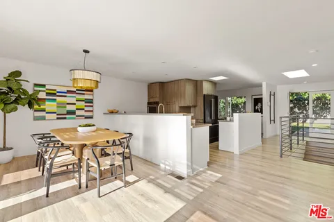 $2,595,000 | 2753 La Cuesta Drive, Los Angeles, CA 90046