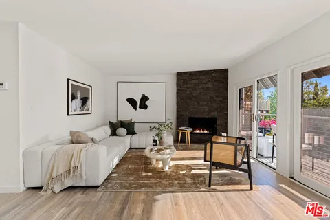 $2,595,000 | 2753 La Cuesta Drive, Los Angeles, CA 90046