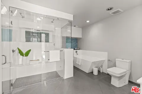 $2,595,000 | 2753 La Cuesta Drive, Los Angeles, CA 90046