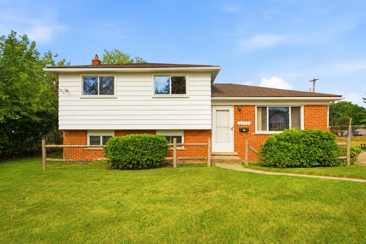 3840 Williams Street Inkster, MI 48141 - Photo 1 of 19 7417F963-0182-485F-B1FD-3F311F16F4C2