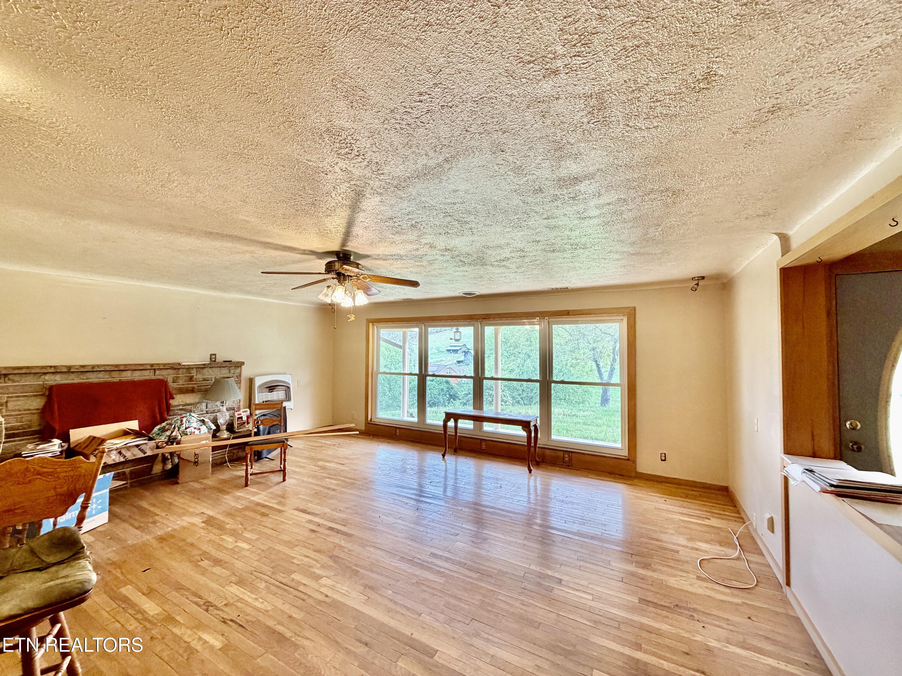 980 Blue Top Road Tazewell, TN 37879 - Photo 16 of 24 IMG_2746