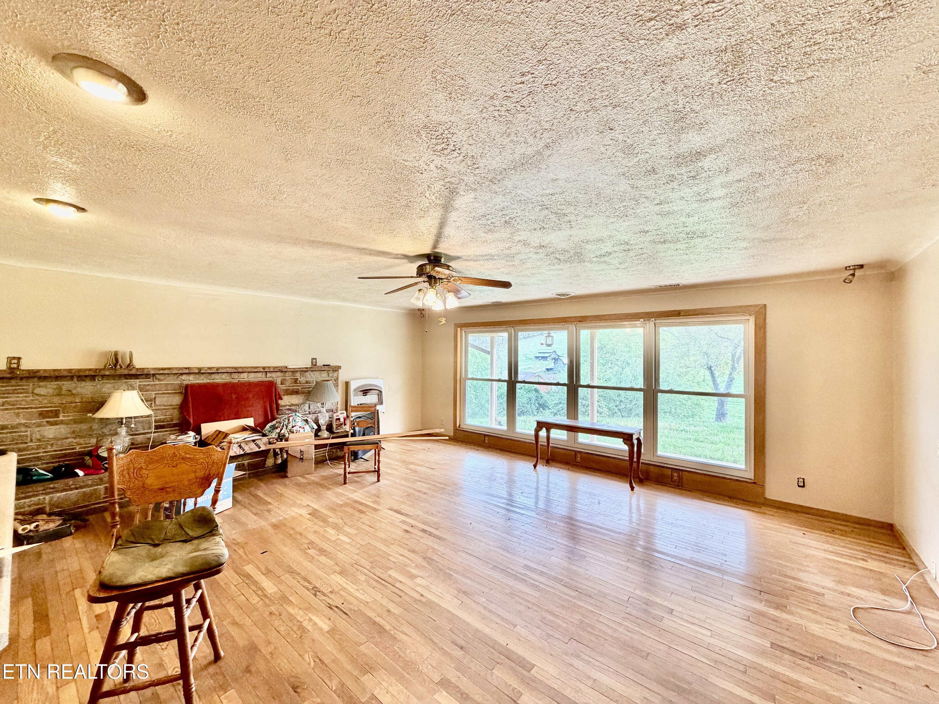 980 Blue Top Road Tazewell, TN 37879 - Photo 17 of 24 IMG_2747