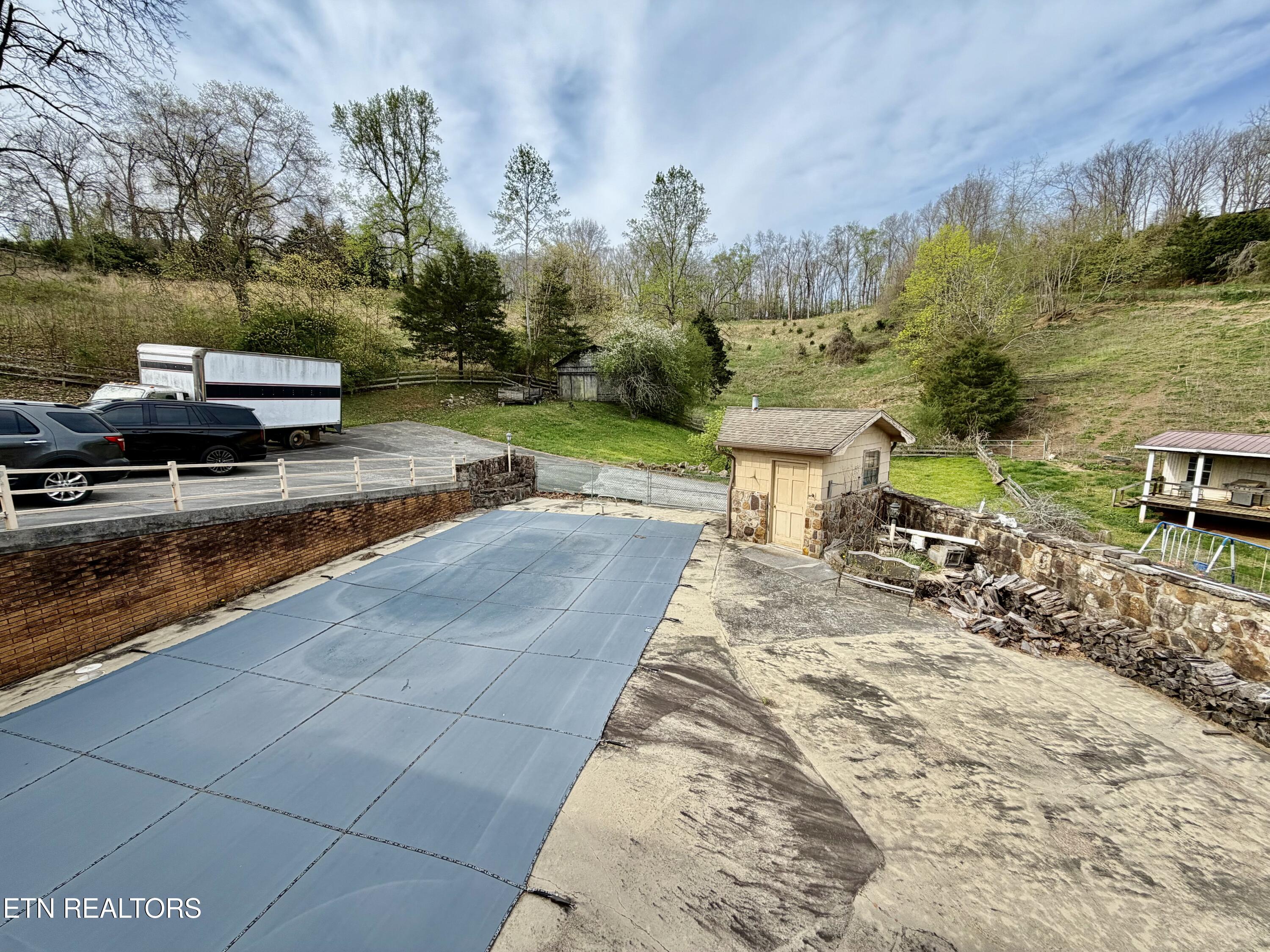 980 Blue Top Road Tazewell, TN 37879 - Photo 9 of 24 IMG_2738