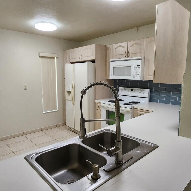 11249 Southwest 169th Street, Unit V4831 Miami, FL 33157 - Photo 6 of 18 Kitchen