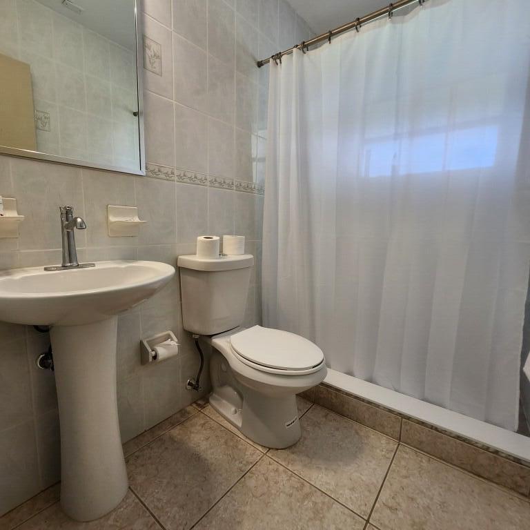 11249 Southwest 169th Street, Unit V4831 Miami, FL 33157 - Photo 10 of 18 Bathroom