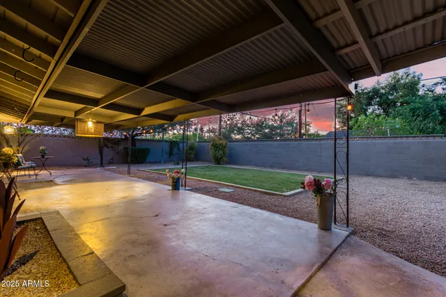 a view of outdoor space