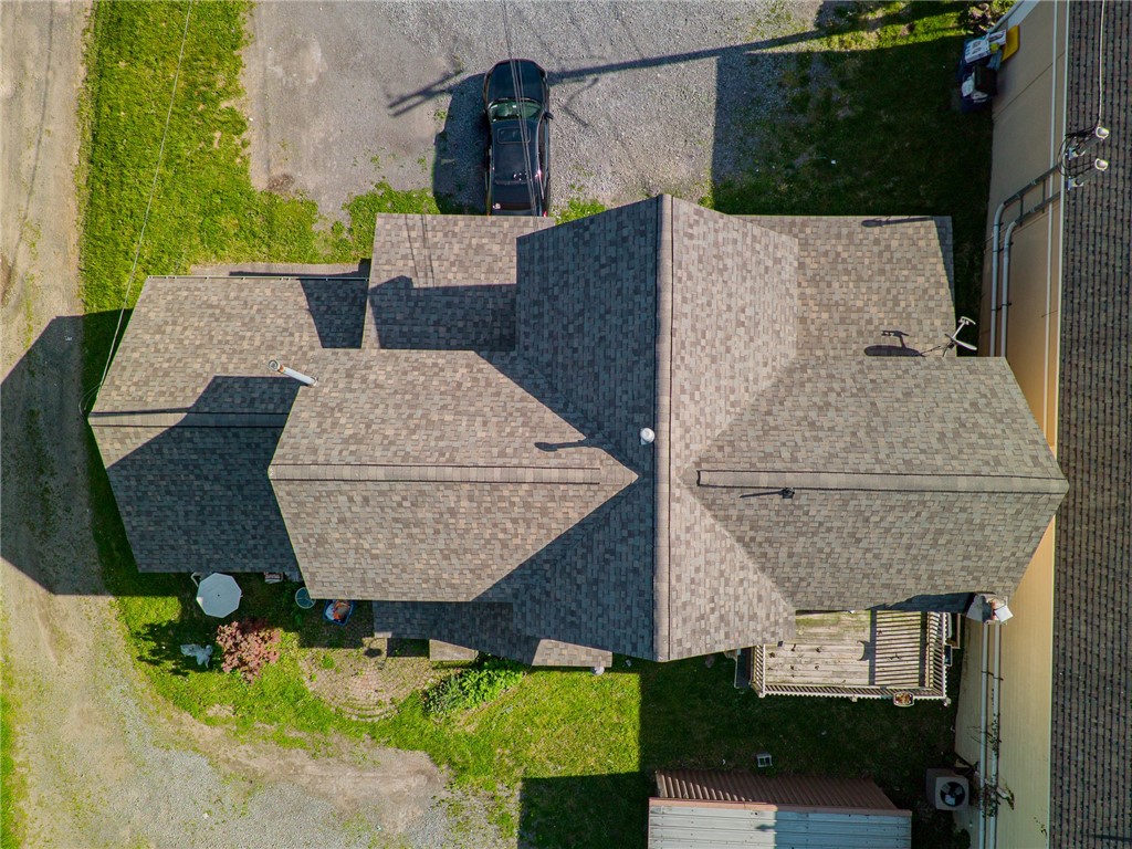 2267 Walworth-Marion Road Walworth, NY 14568 - Photo 5 of 41 CURRENT OWNER IS A ROOFER!