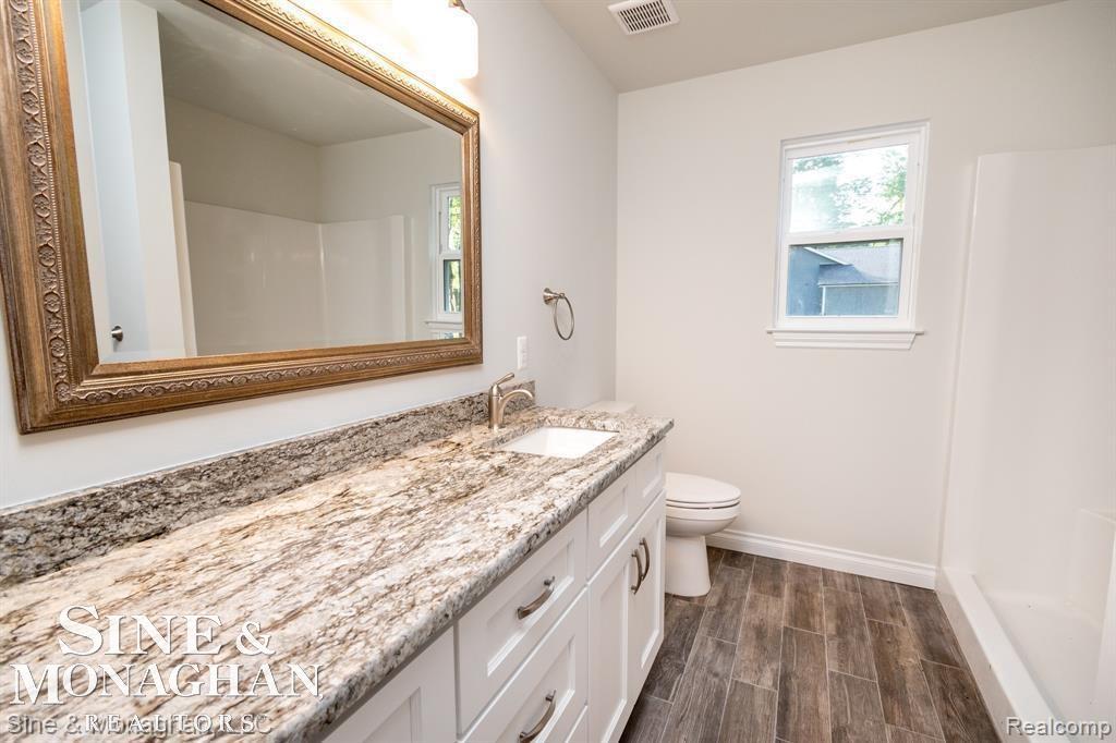 9360 Folkert Road Algonac, MI 48001 - Photo 28 of 34 50066093-27.JPG