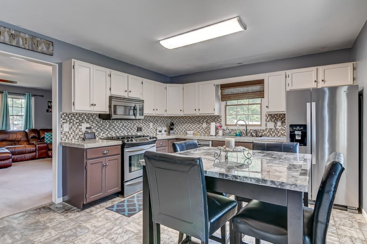 6317 Kate Court Springfield, IL 62712 - Photo 6 of 30 Gallery Image 6