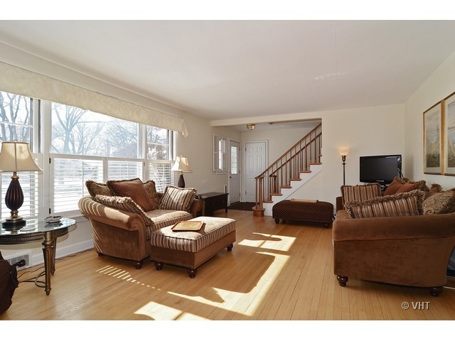 1071 Willow Road Winnetka, IL 60093 - Photo 3 of 15