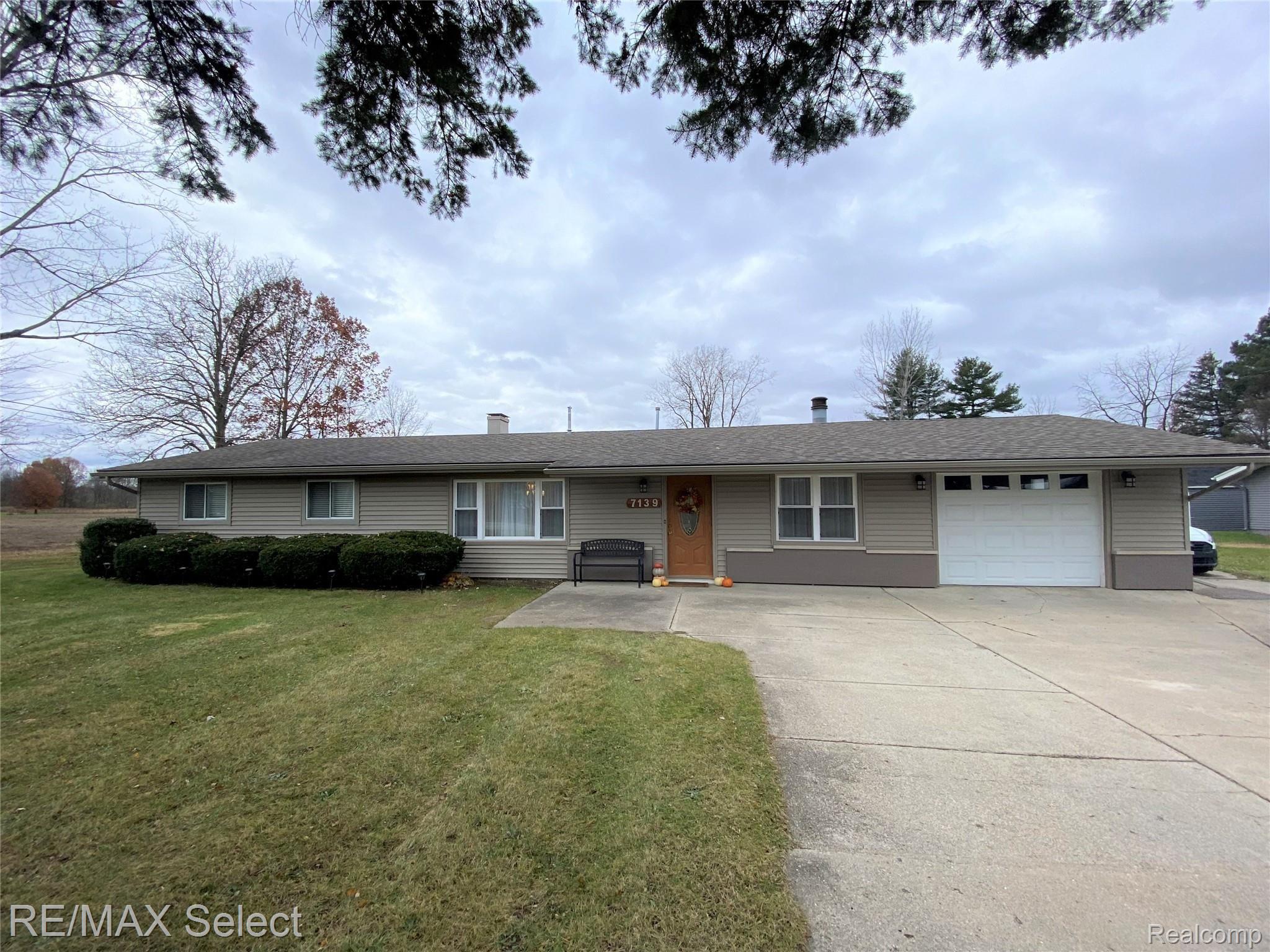 7139 Elms Road Flushing, MI 48433 - Photo 1 of 27 IMG_7488.jpg